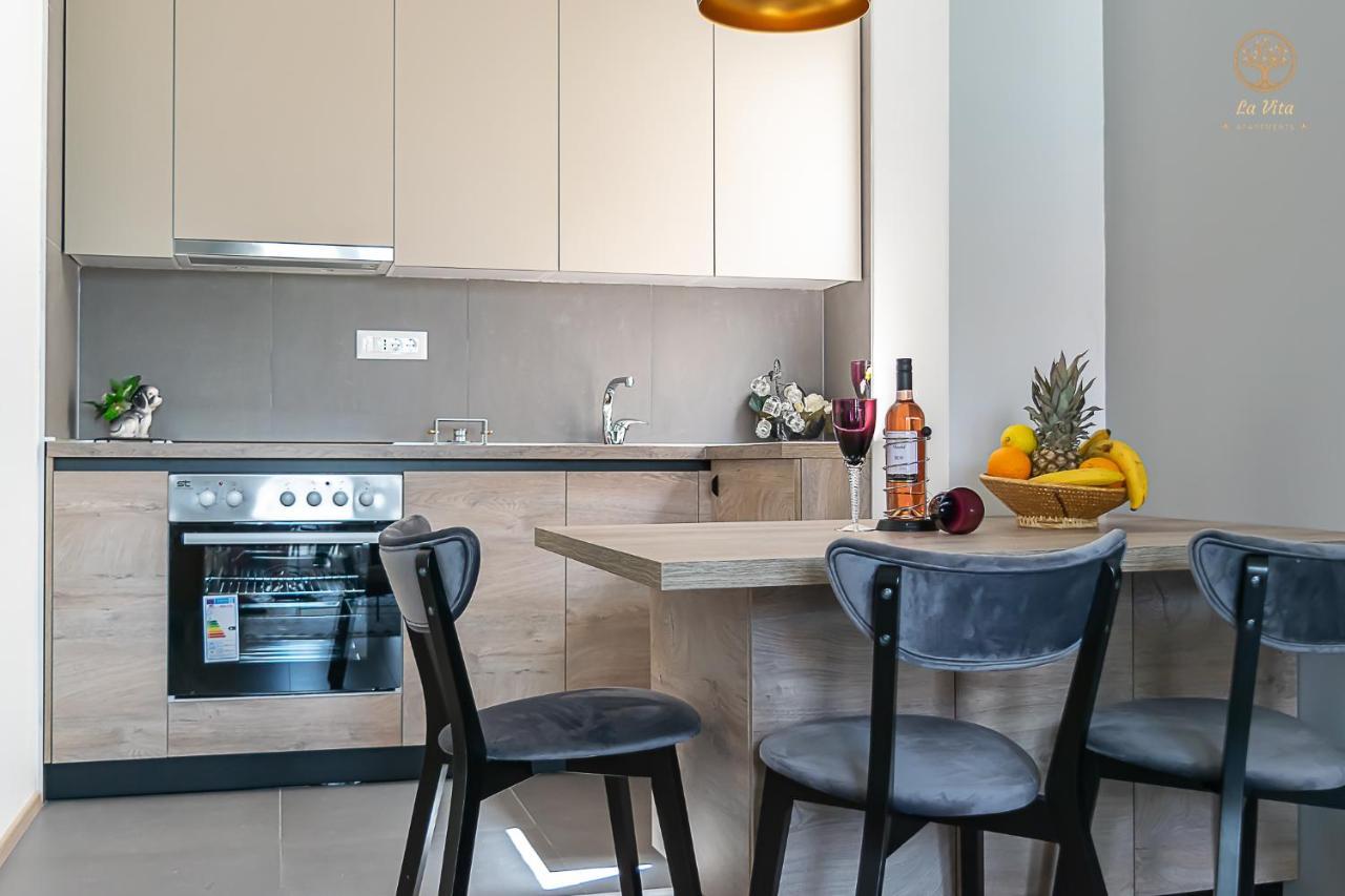Appartement La 1 *